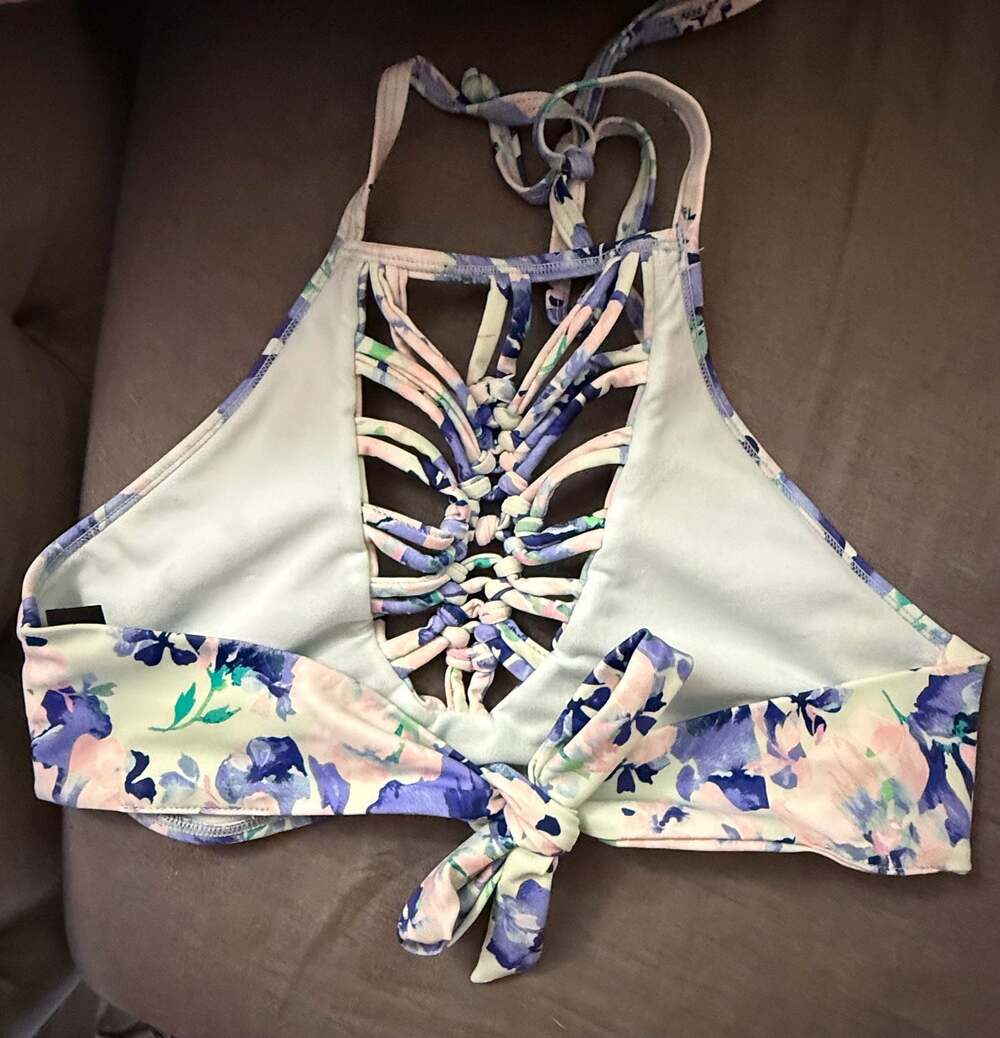 Damsel Floral High Neck Macrame Bikini Top - Picture 2 of 3